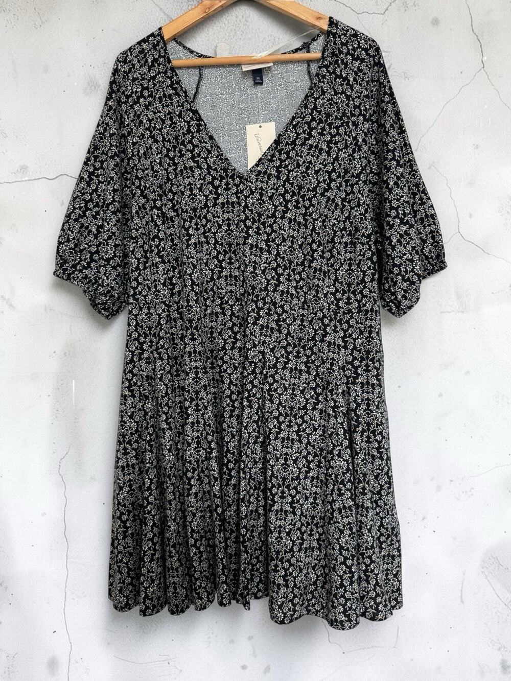 NWT Universal Thread Women's Black Floral Bell Elbow Mini Dress 2XL Feminine